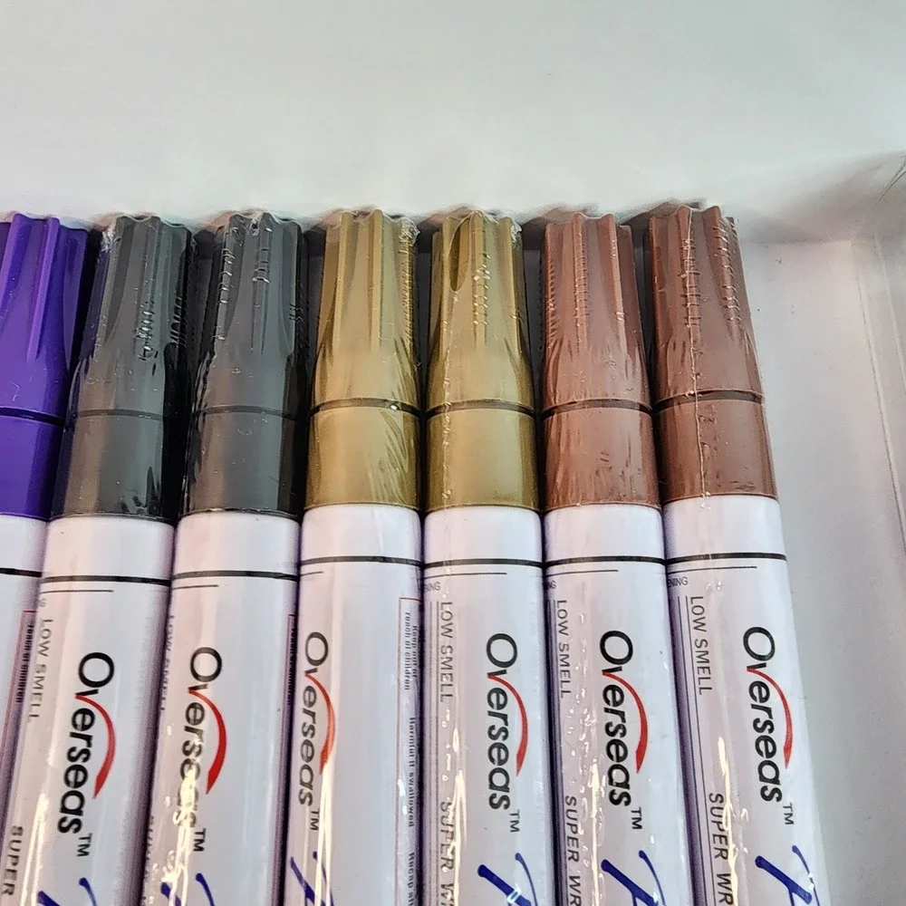 21 Overseas paint markers w/ 2 sets of Hello Artist fineliner pens - Picture 6 of 7